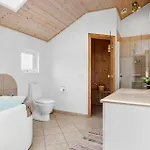 Casa de Férias 3 Bedroom Awesome In Fåborg