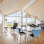 Casa de Férias 3 Bedroom Awesome In Fåborg