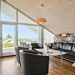3 Bedroom Awesome In Casa de Férias *