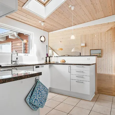 3 Bedroom Awesome In Σπίτι διακοπών *