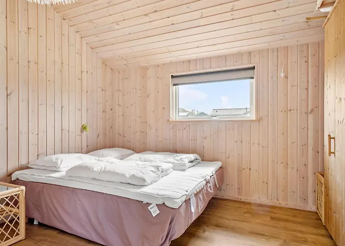 3 Bedroom Awesome In *