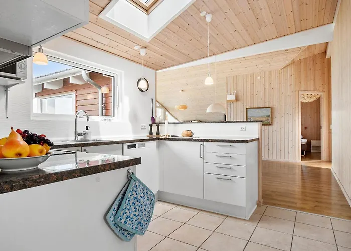 3 Bedroom Awesome In 別荘 *