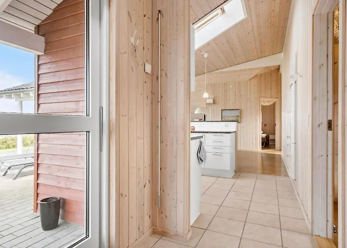 3 Bedroom Awesome In フ ァボルグ