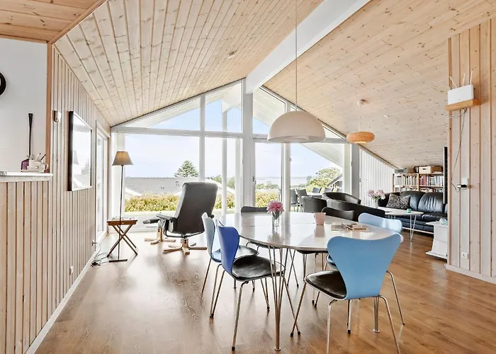 別荘 3 Bedroom Awesome In フ ァボルグ