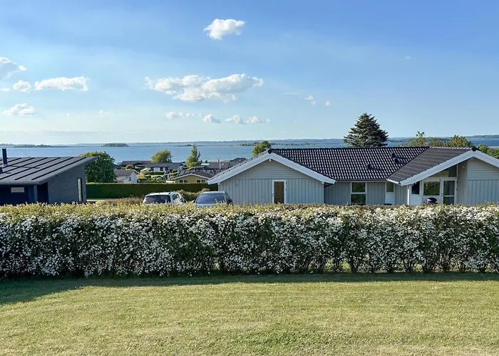 3 Bedroom Awesome In 別荘 フ ァボルグ