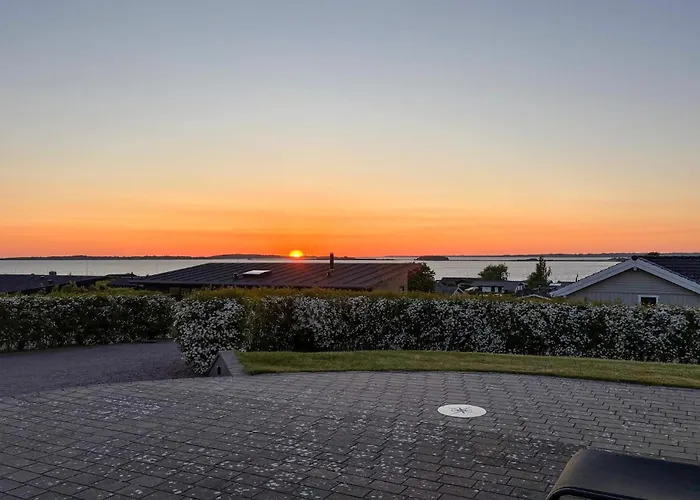 3 Bedroom Awesome In 別荘 *